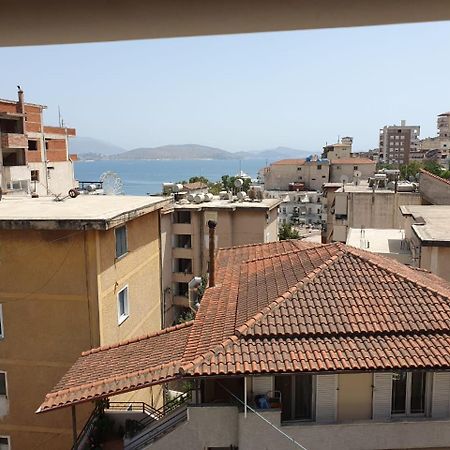 Mona'S Hostel Sarande Bagian luar foto
