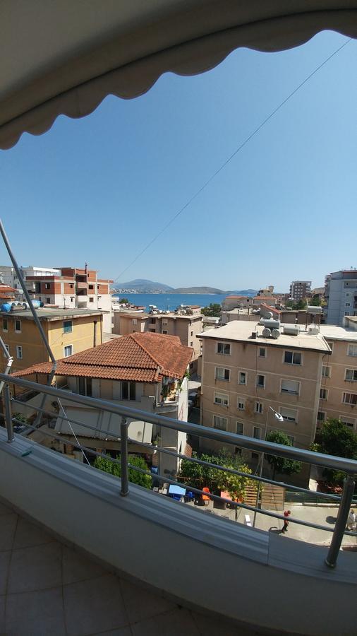 Mona'S Hostel Sarande Bagian luar foto